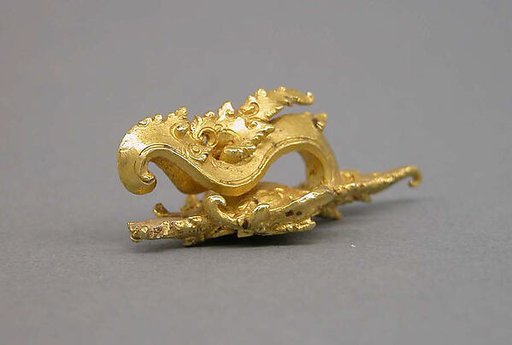 Ear Ornament with Foliate Designs