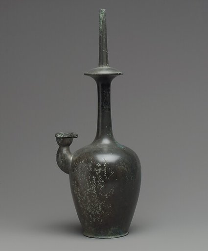 Water bottle (Kundika)