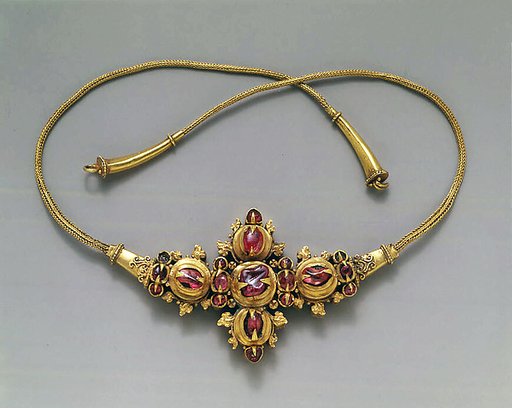 Necklace with Inset Stones and Braided Wire