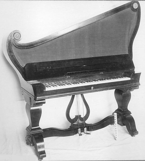 Upright (Giraffe) Piano