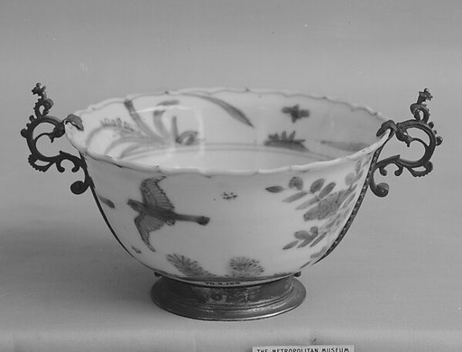 Cup with birds and flowers