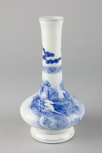 Vase with dragon