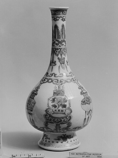 Bottle with Theme of the "Hundred Antiques"