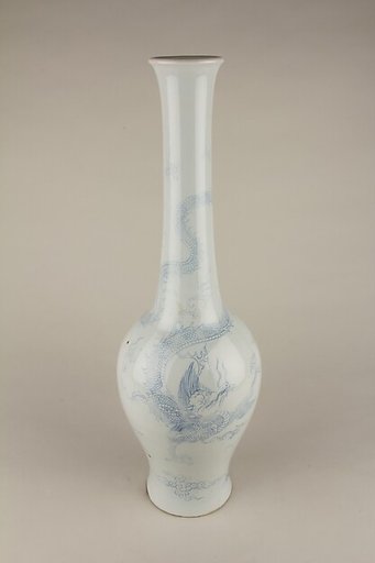 Vase with dragon