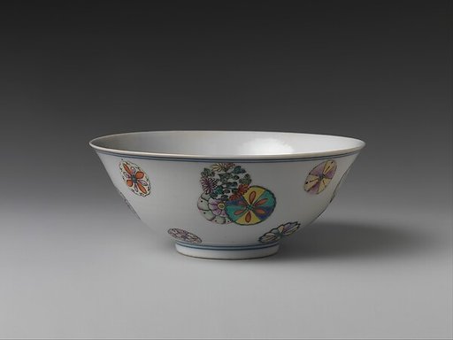 Bowl with decorative medallions