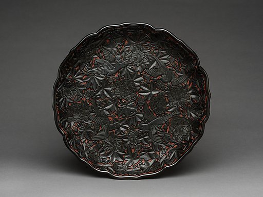 Foliated dish with four birds and flowers