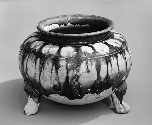 Tripod incense burner