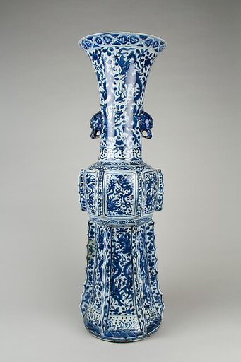 Vase with dragons