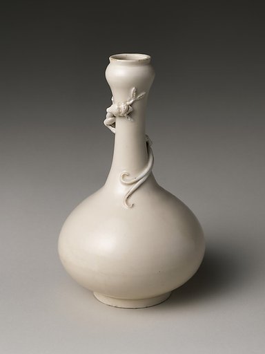 Bottle with Coiling Dragon