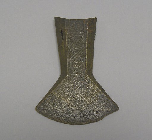 Hafted Fan-Shaped Ax with Design of Lattice and Circles