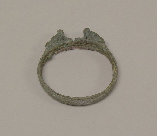 Open Bracelet with Two Facing Frogs