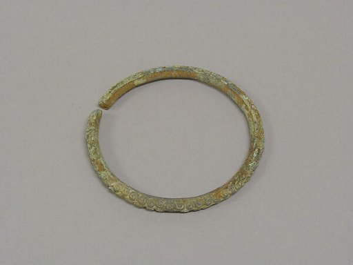 Bangle with Circular Motifs