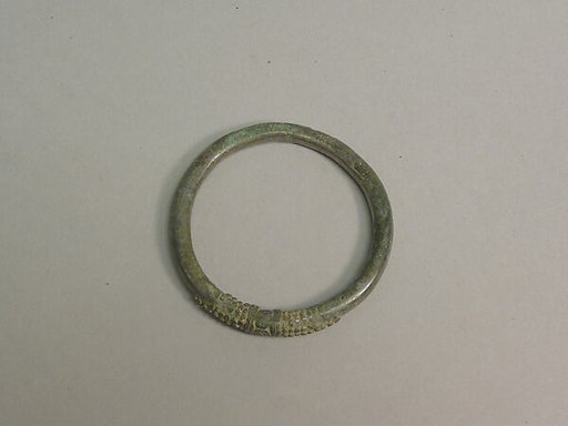 Bracelet with Applied Chevron Design