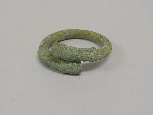 Overlapping Solid Bangle with Applied End Decoration
