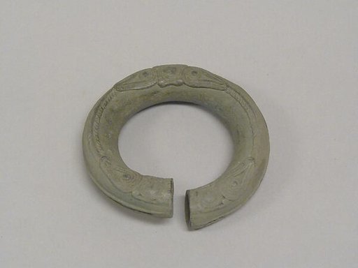Hollow Bangle with Applied Decoration