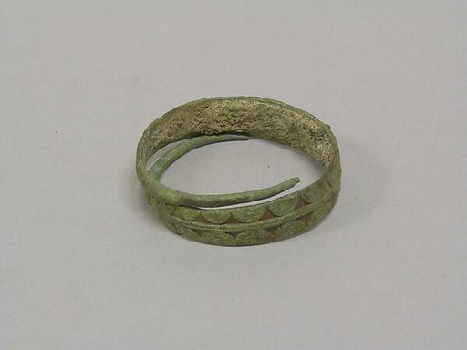 Overlapping Bangle