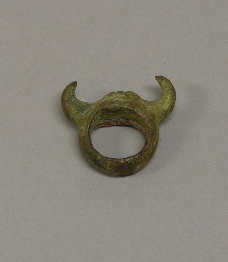 Ring with Horns