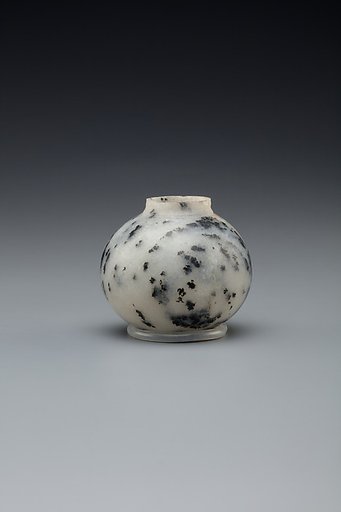 Miniature "nw" pot