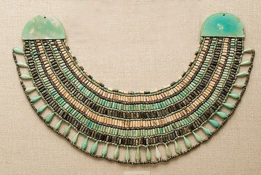 Broad collar
