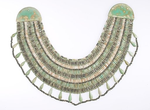 Broad collar
