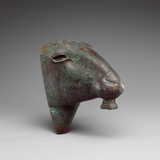 Ram head made for attachment to a barque