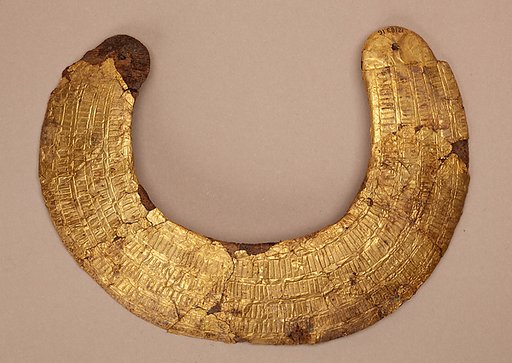 Model collar of Hapiankhtifi