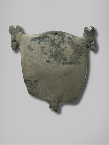 Palette with antelope heads and a turtle