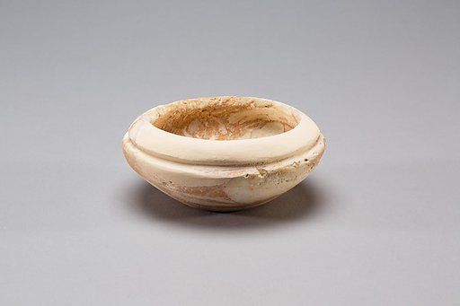 Small rimmed bowl