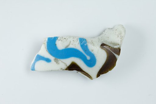 Fragments from Patterned Vessels with Thick Walls