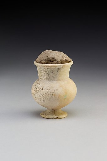 Open-Mouthed Cosmetic Jar with Mud Stopper