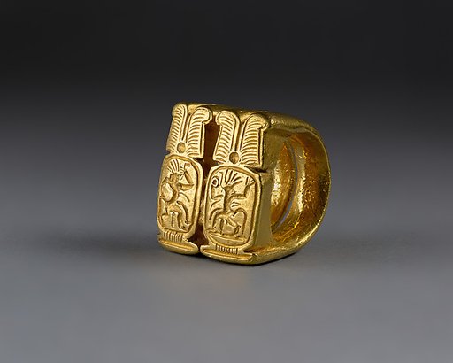 Signet ring