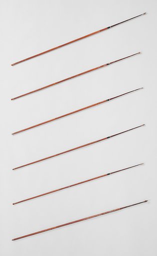 6 arrows with stone tips