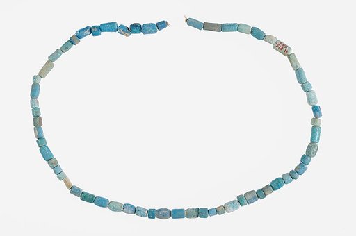 String of Short Cylindrical Beads