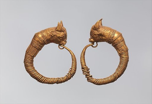 Earring with head of a bull