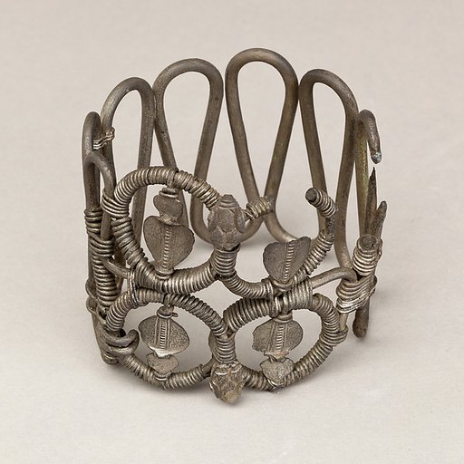 Bracelet or armlet with uraei