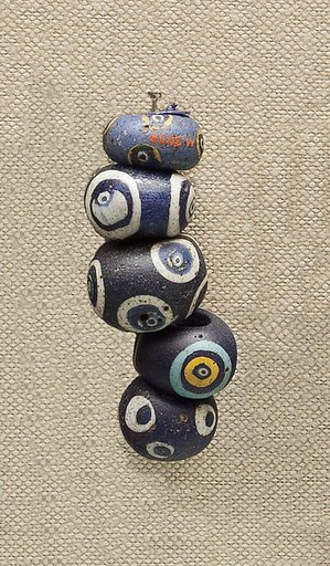 String of 5 Eyed Beads
