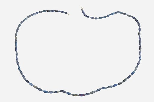 Necklace of barrel beads