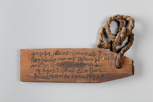 Mummy label of Tsenpetese daughter of Panahib
