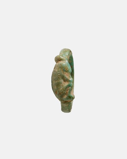 Ring, seated ape