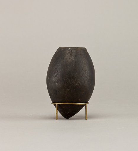 Black ware jar with pointed base