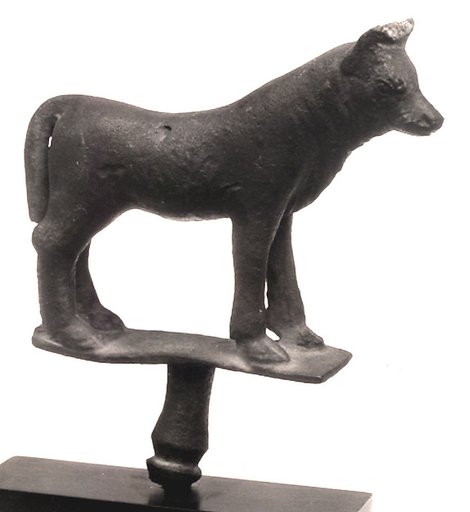 Figurine of bull