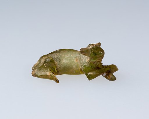 Recumbent dog amulet