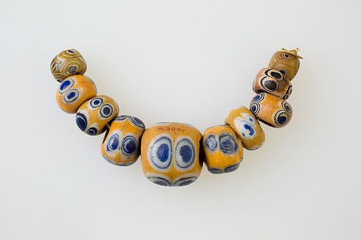 String of 10 Eye Beads