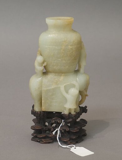 Covered vase