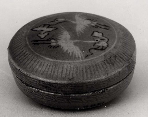 Pigment Box with Cover