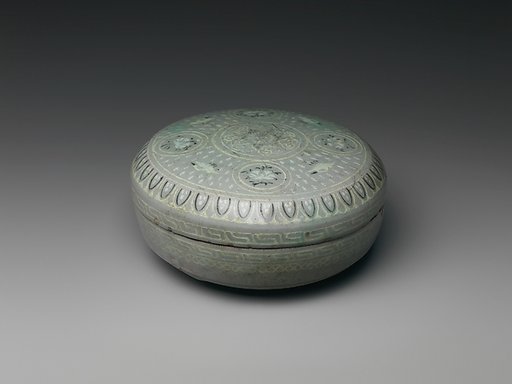 Box from set of five decorated with cranes and clouds