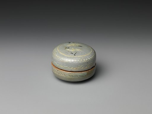 Box from set of five decorated with cranes and clouds