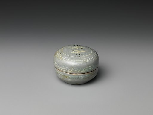Box from set of five decorated with cranes and clouds