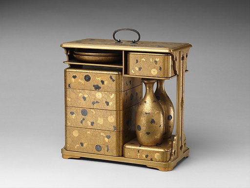 Portable Picnic Set (sagejū) with Chrysanthemums, Foliage Scroll, and Tokugawa Family Crests