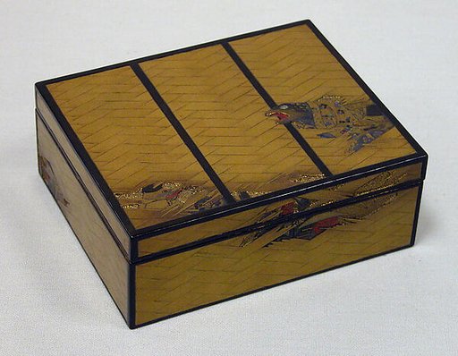 Box with tray